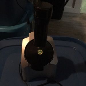 Yonanas frozen fruit  dessert machine 🍌  🍓